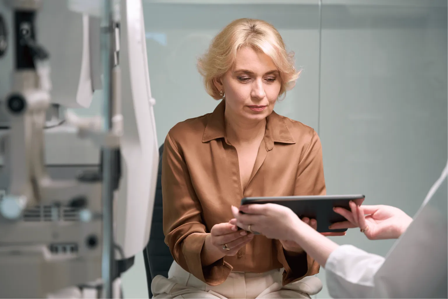 What Actually Happens at Your First Cataract Surgery Consultation?